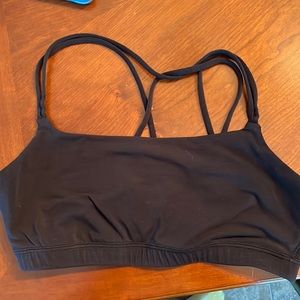 Black gap fit sports bra
